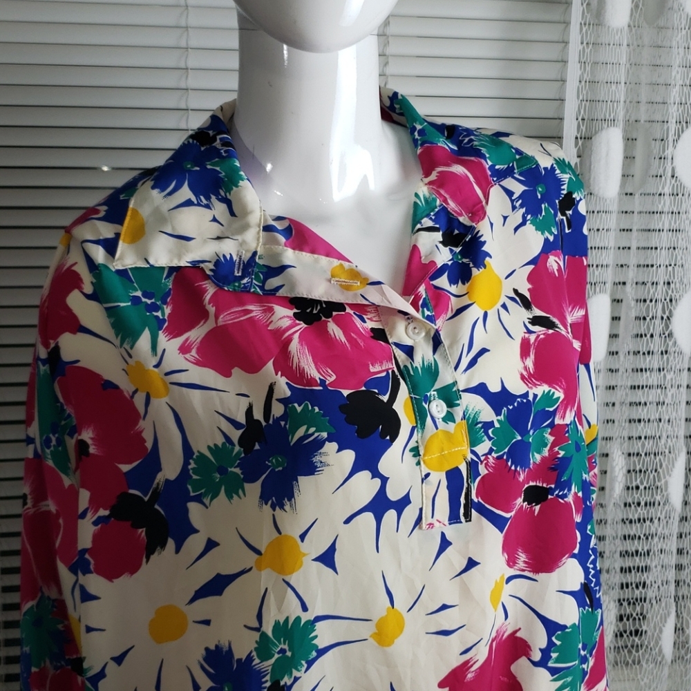 VINTAGE VIBRANT FLORAL BLOUSE